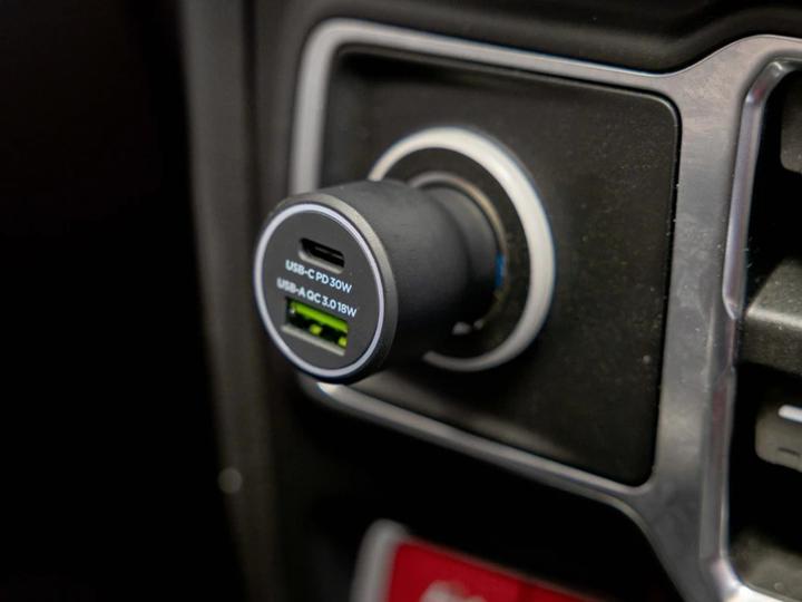 Actual product image Quad Lock Dual USB-C 48W Car Charger
