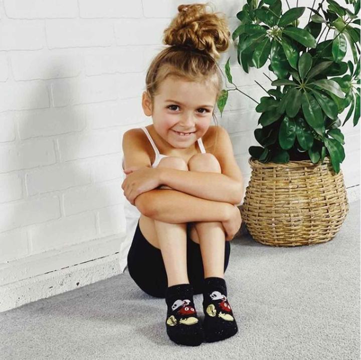Actual product image Tavi Noir Training Socks Disney Grip Kids Low Rise M, Mickey Pack (pack of 2, M/L)