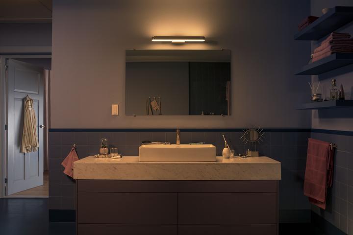 Immagine prodotto Philips Hue myBathroom Adore Basis BT (3000 lm)
