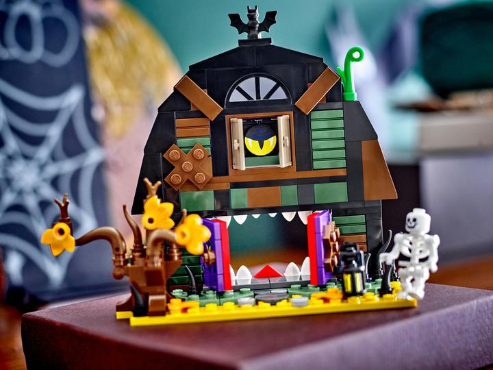 Image du produit LEGO Grange d'Halloween (40721, LEGO Icons)