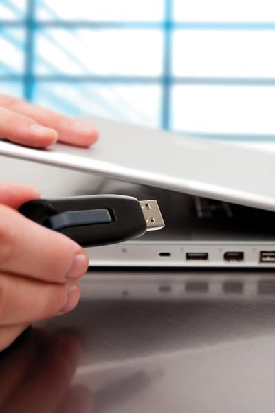 Actual product image Verbatim Store n Go V3 (16 GB, USB-A, USB 3.0)