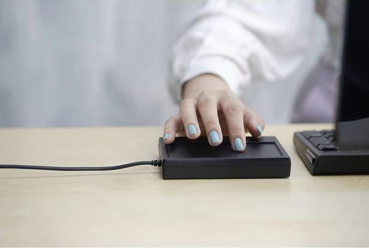 Actual product image Perixx PERIPAD-704, large wireless touchpad, black (DE, Wireless)