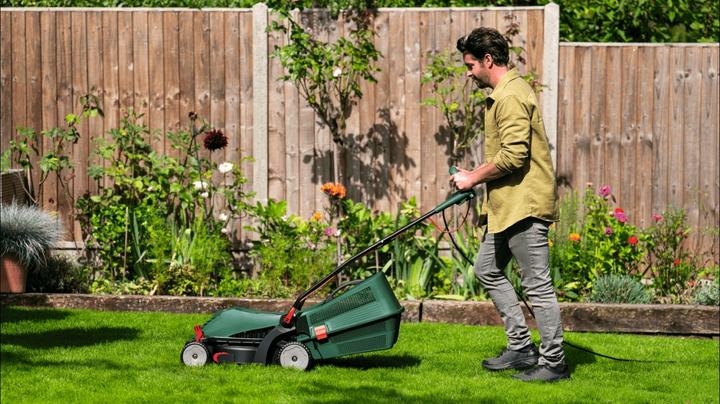 Produktbild Bosch Home & Garden UniversalRotak 34-405 (Netzbetrieb)