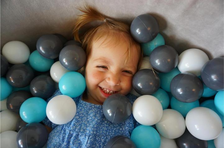 Immagine prodotto Knorrtoys Bällebad soft - "Grey" - 300 balls creme/grey/lightblue (ca. 6cm Durchmesser)