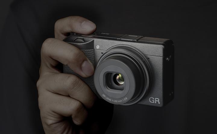 Productafbeelding RICOH GR IIIx (35 mm, 24.20 Mpx, APS-C / DX)
