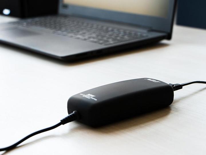Actual product image ADJ Alimentatore Notebook 90w Mini Bk 8 Connettori 3pin Auto (90 W)