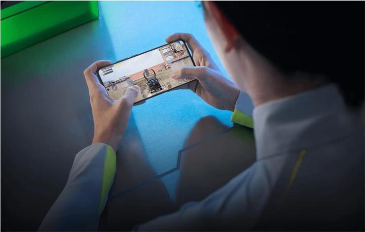 Produktbild Xiaomi Poco F6 Pro (512 GB, Black, 6.67", Dual SIM, 50 Mpx, 5G)