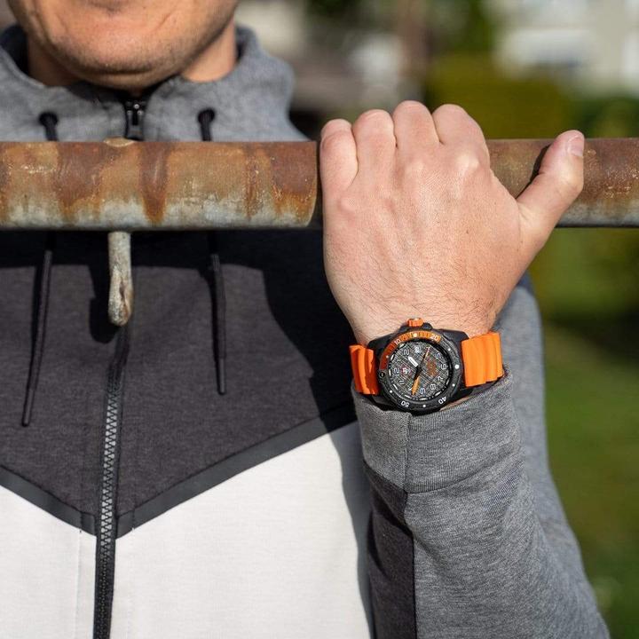 Actual product image Luminox Bear Grylls (Chronograph, 42 mm)