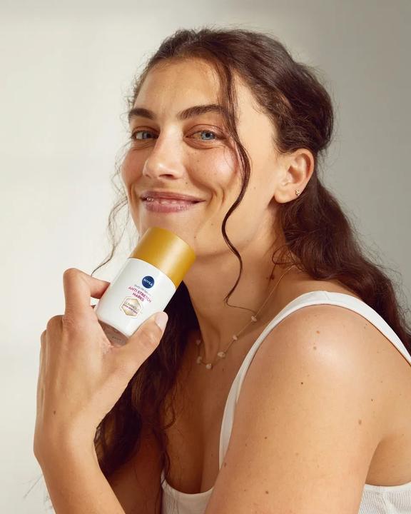Image du produit NIVEA Sérum huileux lumineux pour le corps anti-vergetures (Huile pour le corps, 100 ml)