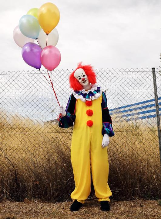 Actual product image Metamorph Stephen King's Es – Pennywise Kostüm (XL)