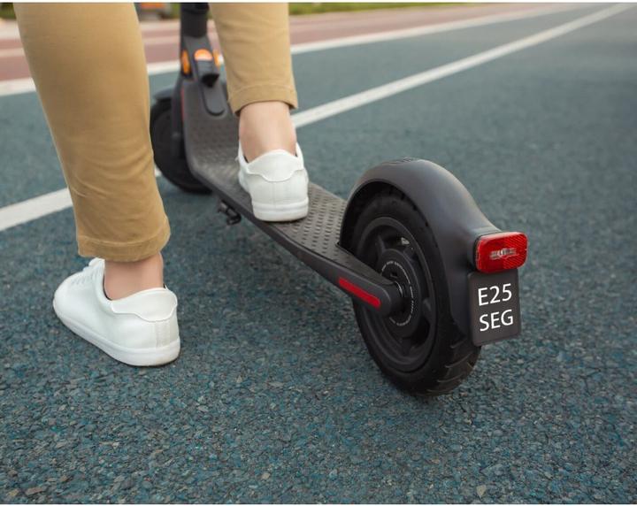 Produktbild Segway-Ninebot KickScooter E25D (20 km/h, 25 km, 300 W)