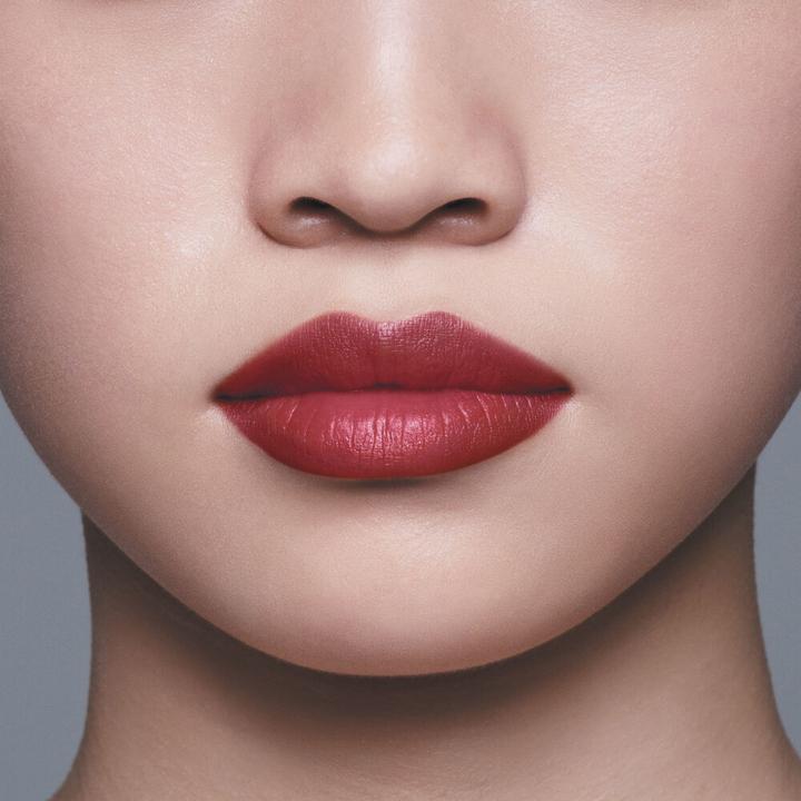 Actual product image Shiseido Lip Liner (09 SCARLET)