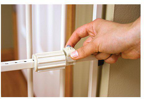 Actual product image Carlson GATE TUFFY EXTENTABLE WITH DOOR 61x66-107CM - (704.2018)