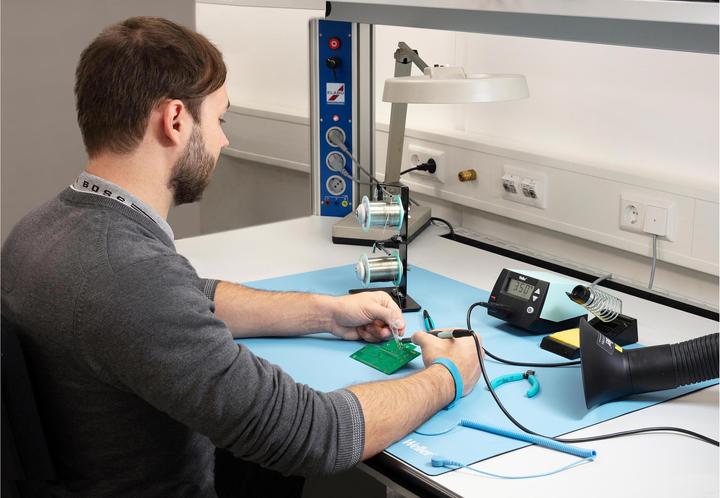 Actual product image Weller Erem Antistatic ESD premium tabletop soldering mat set with wrist strap and spiral cable (Storage)