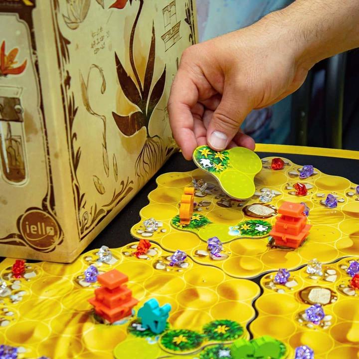 Produktbild Iello Gardens of Babylon - Bordspel