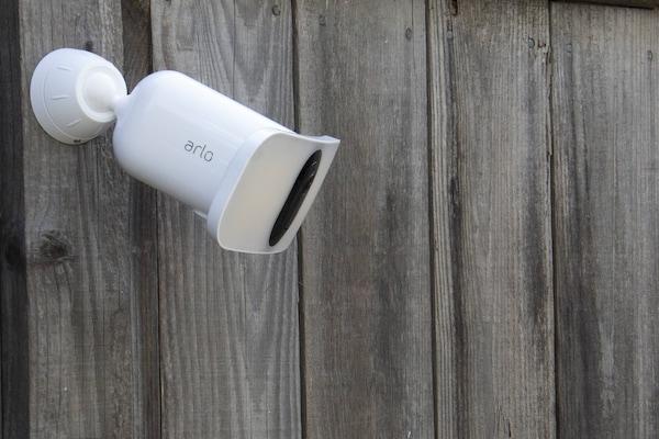 Actual product image Arlo Pro 3 Floodlight camera, black (2560 x 1440 Pixels)
