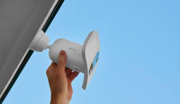 Actual product image Arlo Pro 3 Floodlight camera, black (2560 x 1440 Pixels)