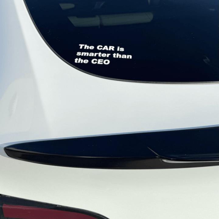 Image du produit Vds Autocollant de voiture Tesla "The car is smarter than the CEO" (La voiture est plus intelligente