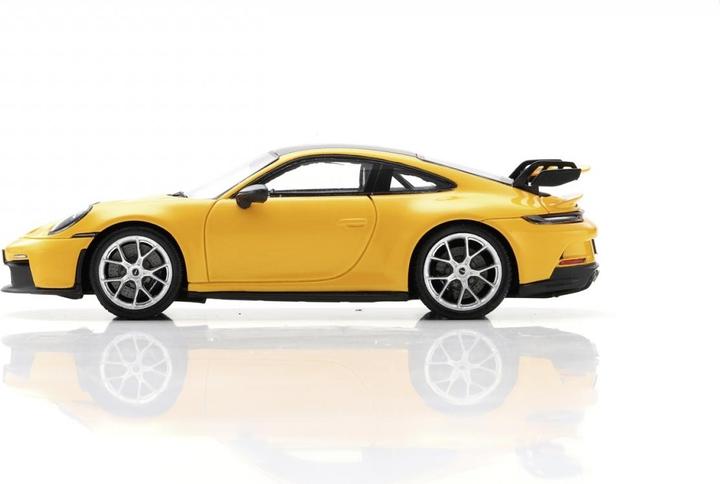 Produktbild Schuco Porsche 992 GT3 gelb 1:43