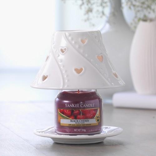 Actual product image Yankee Candle Black Cherry (104 g)