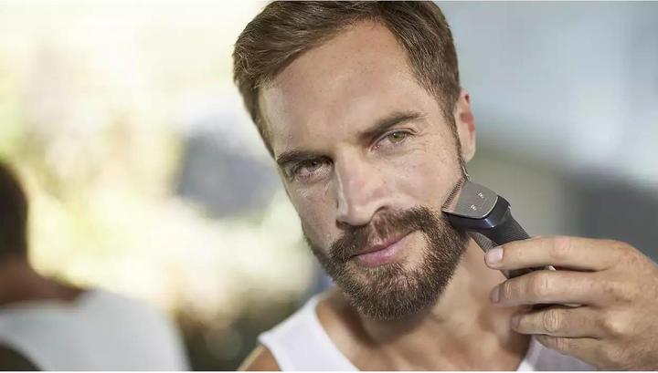 Actual product image Philips Multigroom Series 7000