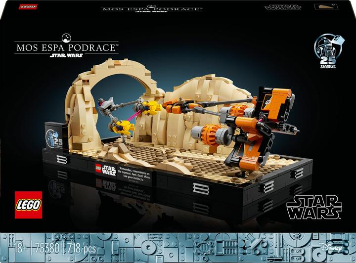 Actual product image LEGO Pod racing in Mos Espa - Diorama (75380, LEGO Star Wars)
