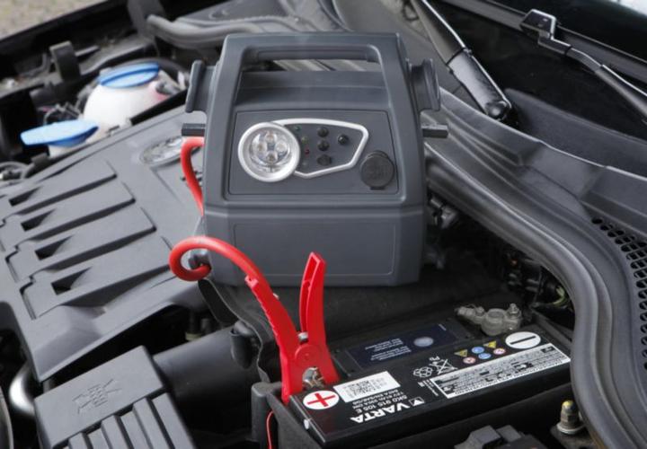 Actual product image Cartrend Profi Power Station with compressor (600 A, 2600 mAh)