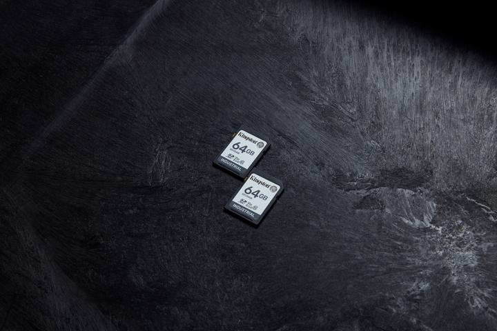 Actual product image Kingston Card Ind. SD +ADP 64GB pSLC (64 GB, SDXC, U3, UHS-I)
