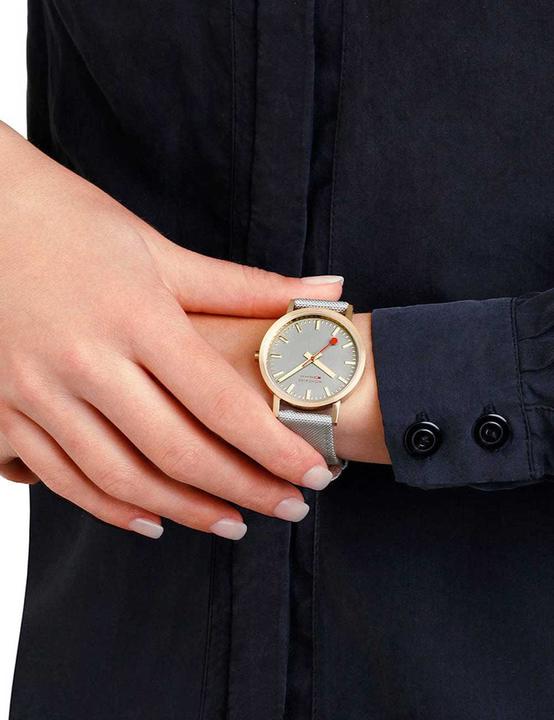 Immagine prodotto Mondaine Classico - ispirato alla natura - Ip Gold (Orologio da polso analogico, 36 mm)