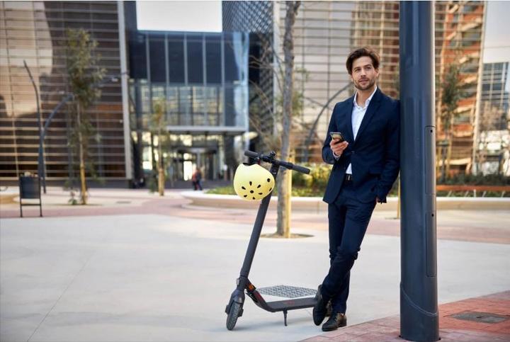 Actual product image Segway-Ninebot Kick Scooter E22E (20 km/h, 22 km, 300 W)