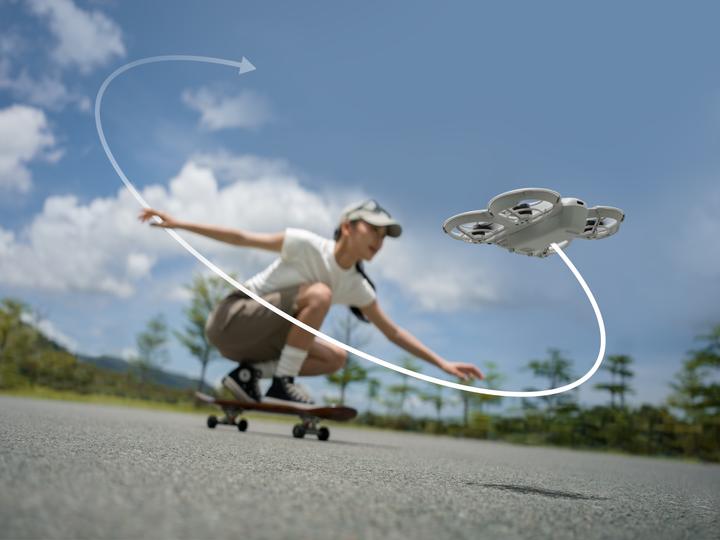 Image du produit DJI Neo Fly More Combo (18 min, 135 g, 12 Mpx)