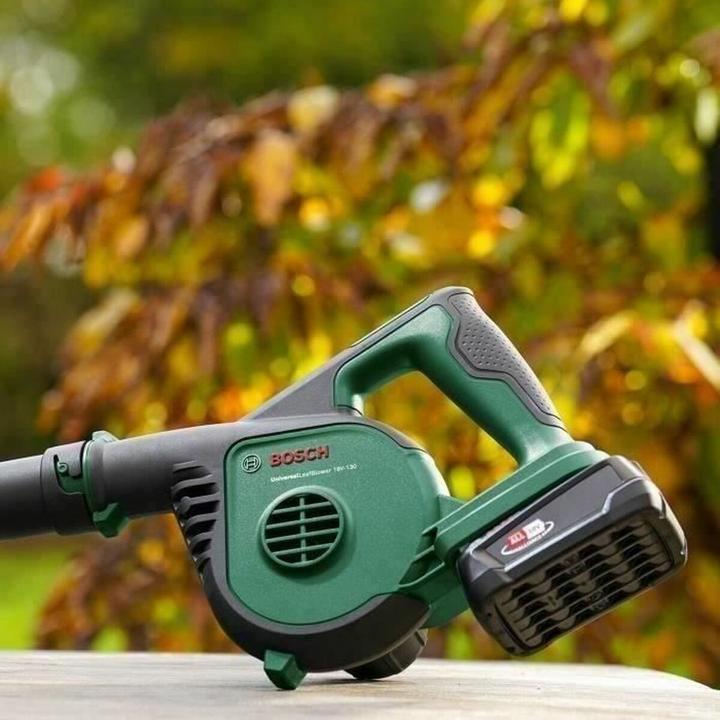 Produktbild Bosch Home & Garden Universal (Akkubetrieb, Laubbläser)