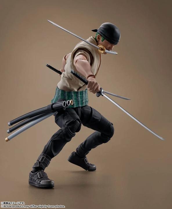 Immagine prodotto Tamashii Nation One Piece S.H. Figuarts Action Figure Roronoa Zoro (Netflix) 14 cm