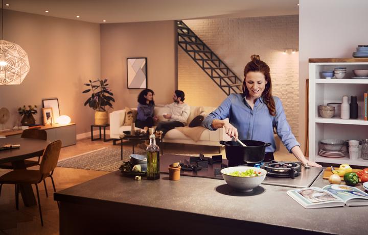 Actual product image Philips Hue White Ambiance (E27, 15 W, 1600 lm, 1 x, F)