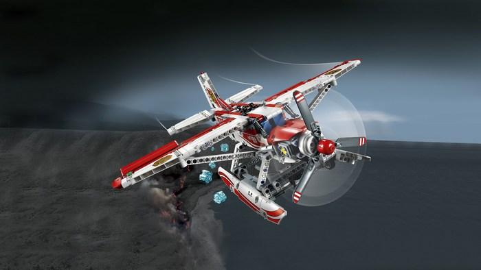 Produktbild LEGO Löschflugzeug (42040, LEGO Technic)