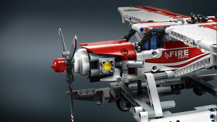 Produktbild LEGO Löschflugzeug (42040, LEGO Technic)