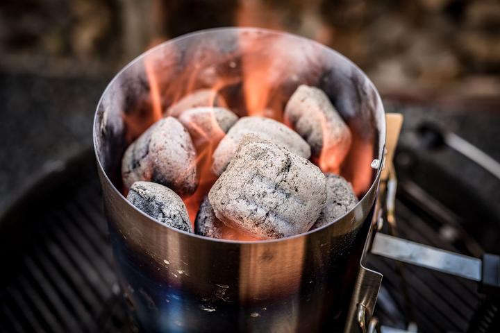 Actual product image Grillfürst Männerglut coconut - 10 kg barbecue briquettes made from coconut shells (10 kg)