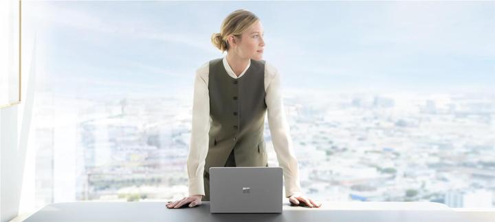 Produktbild Microsoft Surface Laptop 7. Edition (Intel) for business – Copilot+ PC (15", Intel Core Ultra 7 268V, 32 GB, 512 GB, DE)