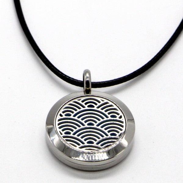 Produktbild Zen Arôme Duft-Schmuck Halskette mit Anhänger No.53 für Ätherisches Öl, Parfum (Edelstahl, Leder)
