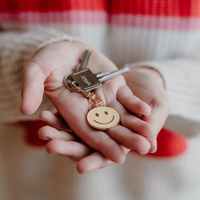 Actual product image Eulenschnitt Smiley key ring - by