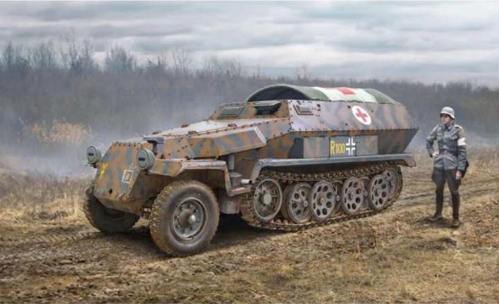 1:72 Sd.Kfz. 251/8 Ambulance