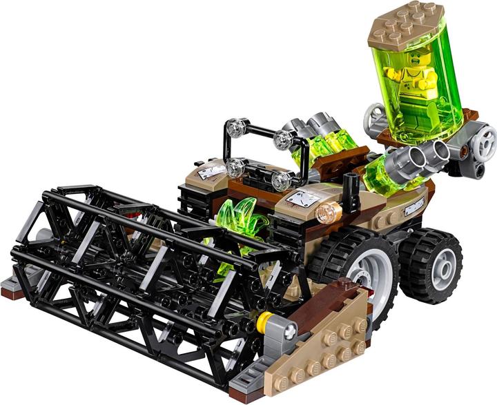 Actual product image LEGO DC Super Heroes Batman: Scarecrow's dangerous harvest (76054, LEGO DC)