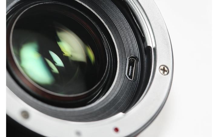 Actual product image Viltrox EF-EOS M2