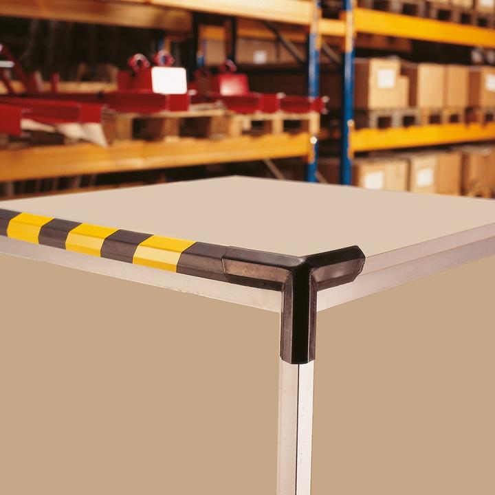 Actual product image Moravia Edge protector TRAPEZ outside corner 3-legged