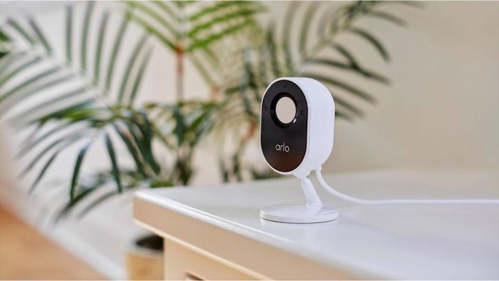 Produktbild Arlo Essential Indoor Kamera, weiss (1920 x 1080 Pixels)