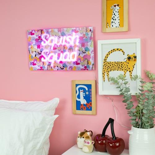 Produktbild Squishmallows Squish Squad Neon Wall Light - Neon Pink