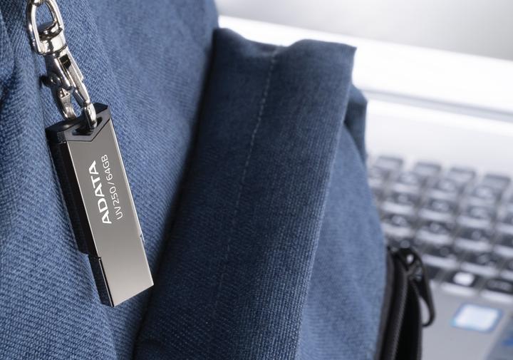 Produktbild Adata USB 2.0 Flash Drive UV250 16GB BLACK (16 GB, USB-A)