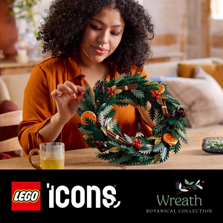 Actual product image LEGO Christmas wreath (10340, LEGO Icons)