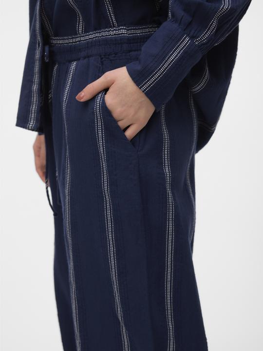 Actual product image Vero Moda VMHERDIS trousers Trousers (S)