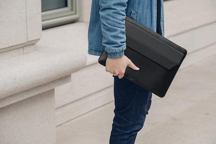 Actual product image Moshi Case Muse 14" Beżowy (14", Universal)